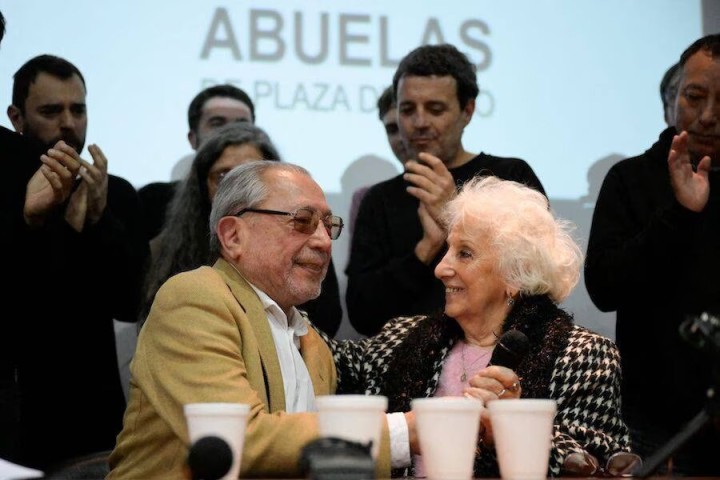 Estela de Carlotto: &quot;Hay medios que viven en otro planeta, creen que ocultando vamos a corregir los errores&quot;