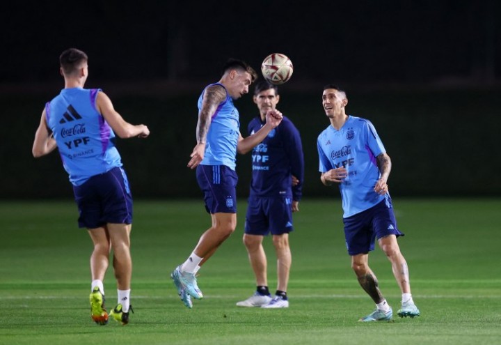 Con Messi y Di María bien, la Selección argentina se entrenó para la gran final contra Francia