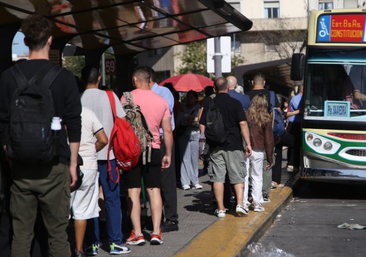 Se levantó el paro de colectivos tras una reunión con el Ministerio de Trabajo