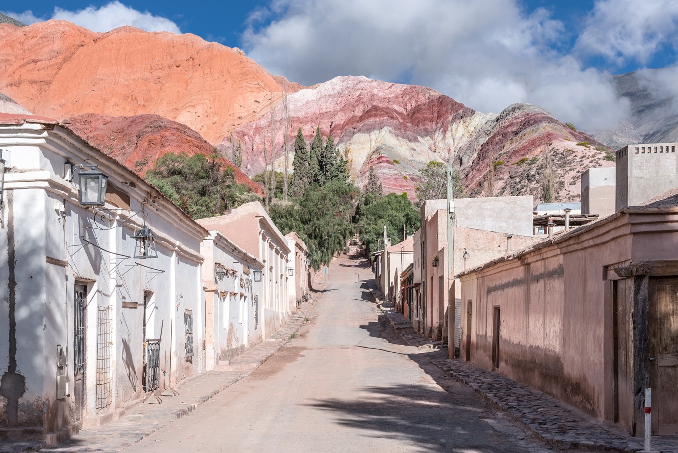 Omar Aisama: “El principal atractivo de Jujuy es la Quebrada de Humahuaca, el cerro siete colores es hermoso por el paisaje y las propuestas hoteleras que propone la ciudad”