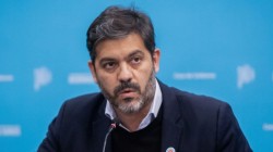 Carlos Bianco: “Es la primera vez que un gobierno nacional decide que no va a hacer obra pública”