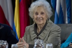 Estela de Carlotto: "El gobierno cierra todas las puertas de lo que le hace bien a la sociedad”